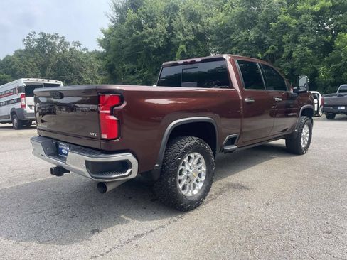 Used 2024 Chevrolet Silverado 2500 LTZ w/ LTZ Plus Package AWD/4WD image 4