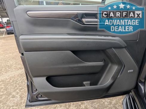 Used 2025 Chevrolet Tahoe Premier AWD/4WD image 15