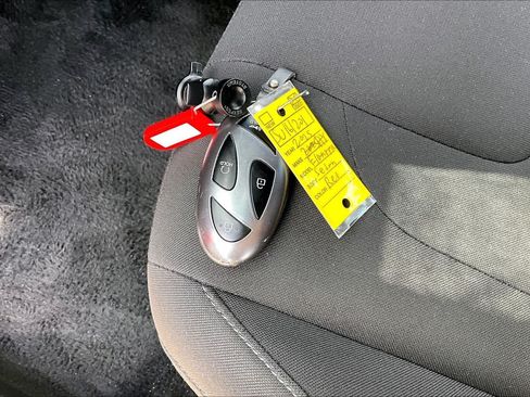 Used 2025 Hyundai Elantra SEL FWD image 15