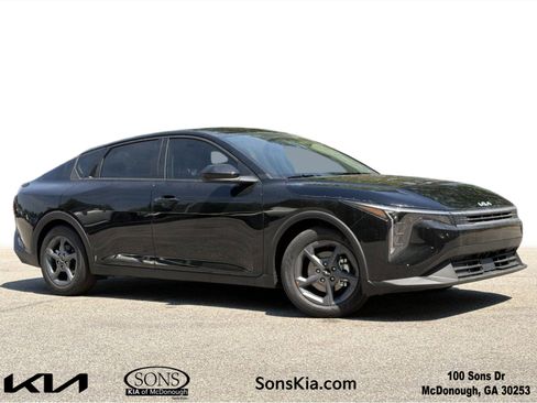 New 2026 Kia K4 LXS FWD image 1