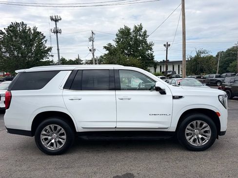 Used 2024 GMC Yukon Denali AWD/4WD image 9