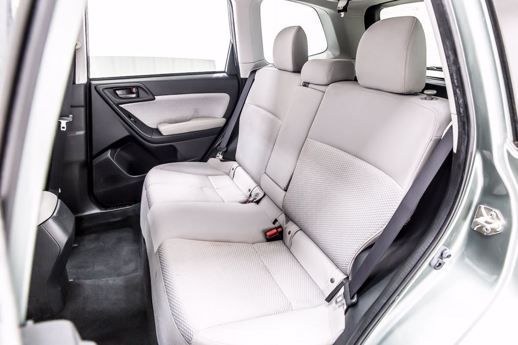 Used 2017 Subaru Forester 2.5i Premium AWD/4WD image 32
