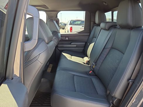 Used 2025 Toyota Tacoma TRD Off-Road image 10