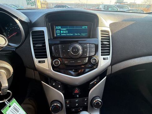 Used 2014 Chevrolet Cruze LT image 4