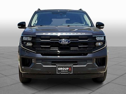 New 2025 Ford Expedition Active image 3