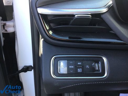 Used 2025 Buick Enclave Sport Touring image 20