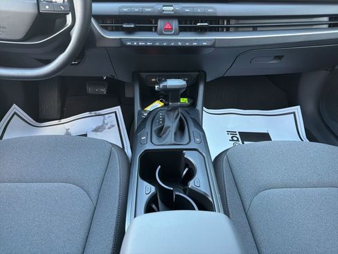 New 2025 Kia K4 FWD image 28