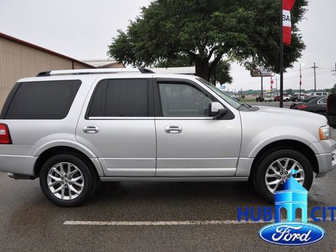 Used 2017 Ford Expedition Limited w/ Equipment Group 301A RWD image 6