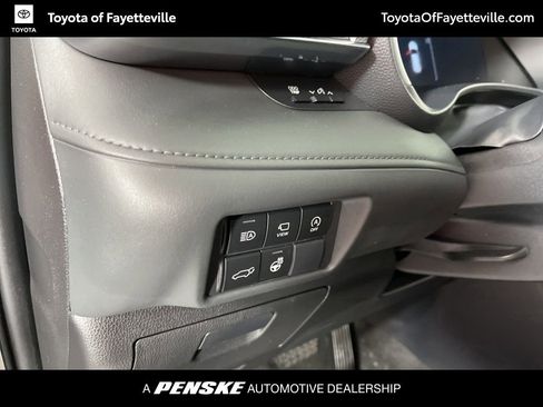 Used 2023 Toyota Highlander Platinum image 30