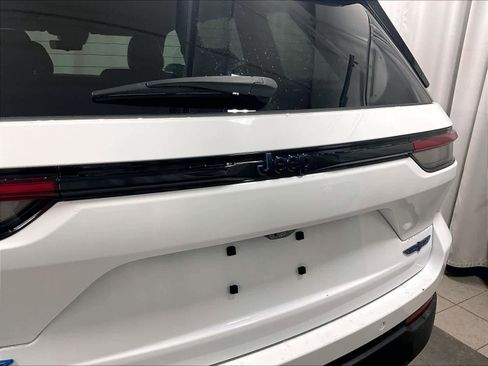 Used 2023 Jeep Grand Cherokee Trailhawk w/ Advanced Protech Group II image 28