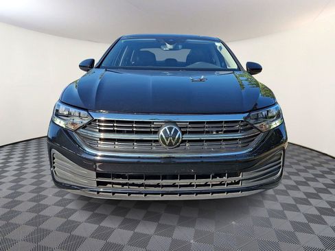 Used 2023 Volkswagen Jetta SE w/ Panoramic Sunroof Package FWD image 2