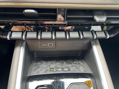 Used 2024 Chevrolet Colorado ZR2 w/ ZR2 Convenience Package III image 34