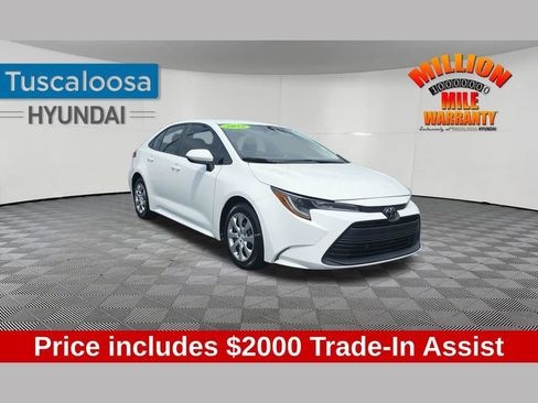 Used 2023 Toyota Corolla LE FWD image 1