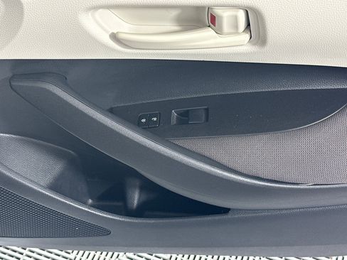 Used 2025 Toyota Corolla LE FWD image 28