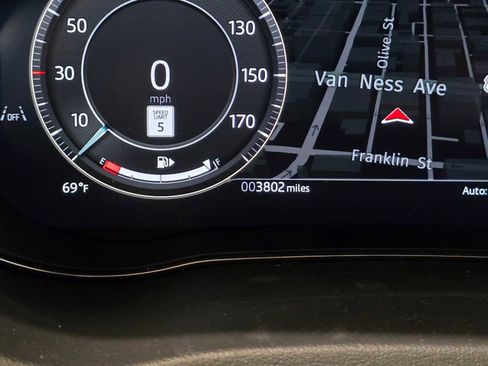 Used 2024 Jaguar E-PACE R-Dynamic SE image 28