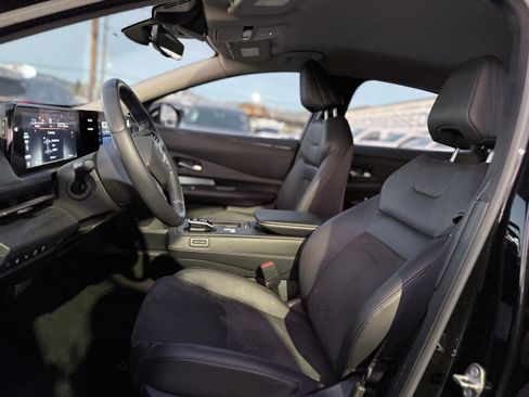 Used 2024 Nissan Ariya FWD image 11