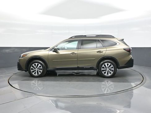 Used 2020 Subaru Outback Premium image 4