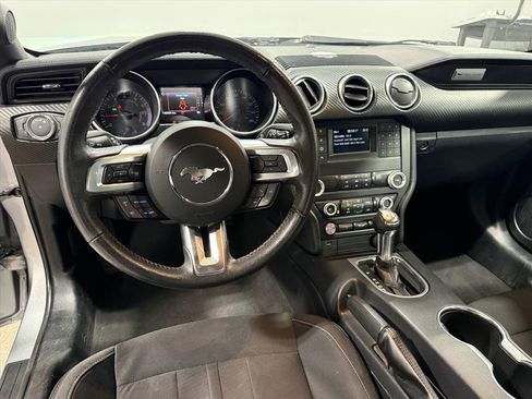 Used 2022 Ford Mustang EcoBoost image 12