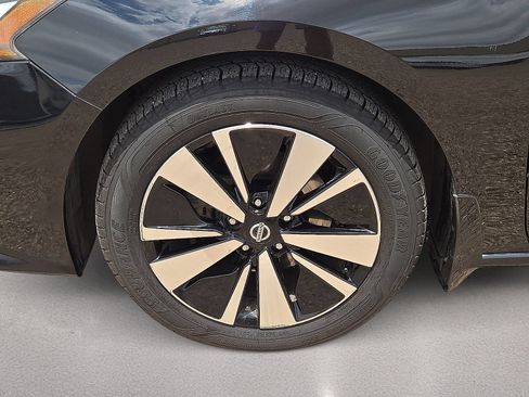 Used 2019 Nissan Altima 2.5 SV FWD image 10