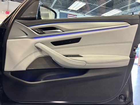 Used 2023 BMW M5 image 48