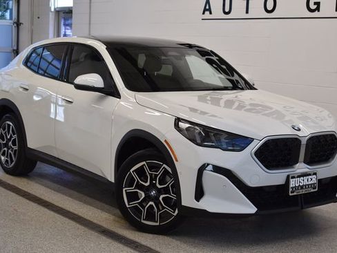 Used 2026 BMW X2 xDrive28i AWD/4WD image 1