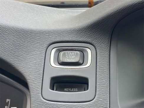 Used 2015 Volvo XC70 3.2 Platinum image 18