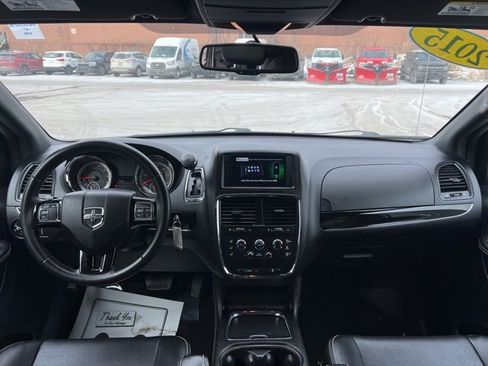 Used 2015 Dodge Grand Caravan SXT image 18