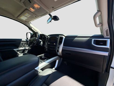 Certified 2019 Nissan Titan PRO-4X w/ Pro-4x Utility Package image 32