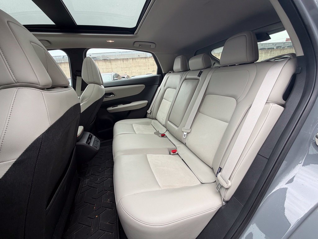 Used 2024 Nissan Ariya AWD image 5