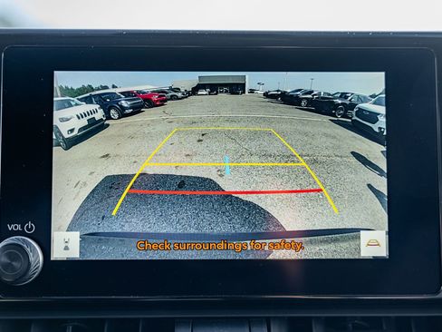 Used 2024 Toyota RAV4 XLE AWD/4WD image 31