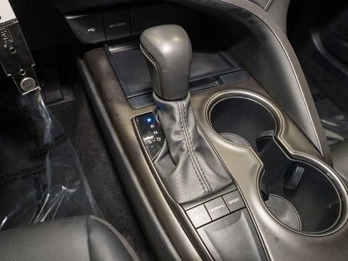 Used 2024 Toyota Camry SE image 14