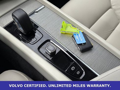 Certified 2025 Volvo V60 B5 Cross Country Plus AWD/4WD image 21