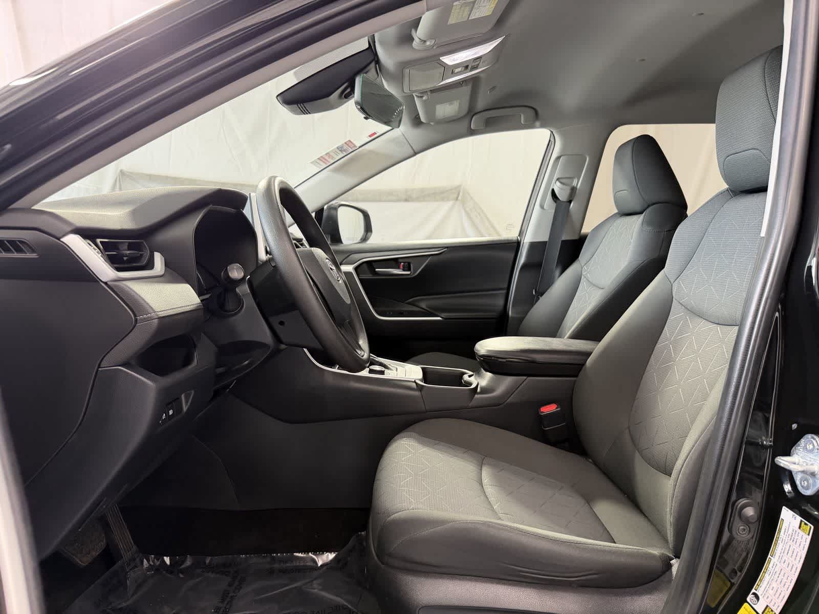 Used 2023 Toyota RAV4 AWD Hybrid image 10
