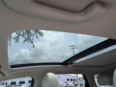 Certified 2023 Kia Sorento SX FWD image 19