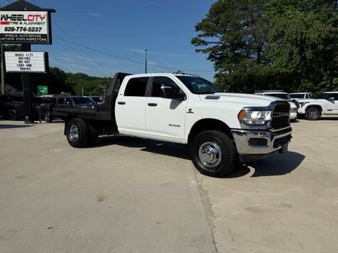 Used 2024 RAM 3500 SLT w/ Quick Order Package 2YG SLT AWD/4WD image 2