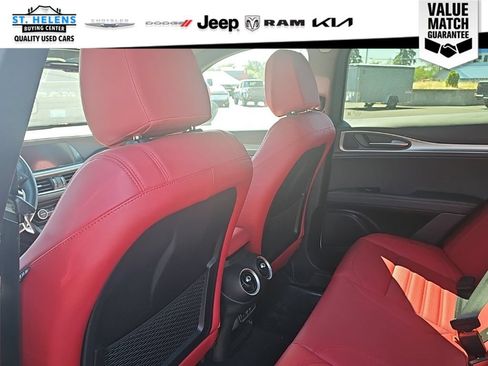 Used 2024 Alfa Romeo Stelvio Veloce AWD/4WD image 29