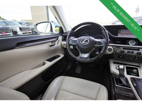 Used 2018 Lexus ES 350 w/ Luxury Package w/Wood Trim FWD image 10