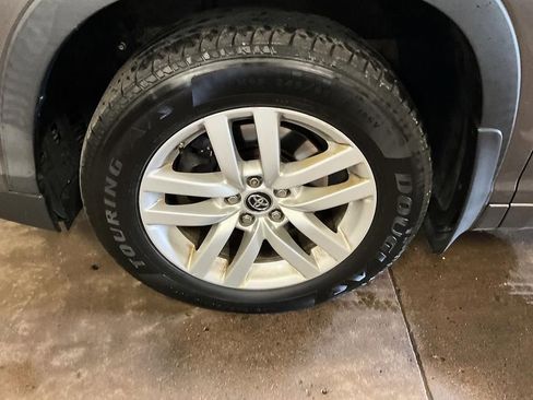 Used 2016 Toyota Highlander LE w/ Protection Package #3 AWD/4WD image 14