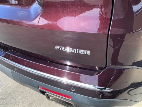 Used 2022 Chevrolet Traverse Premier image 10