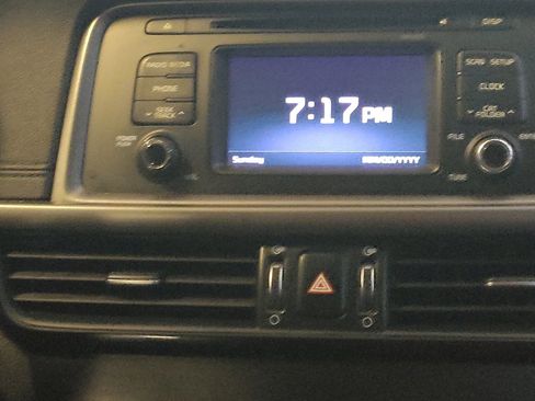 Used 2016 Kia Optima LX w/ Option Group 014 FWD image 25