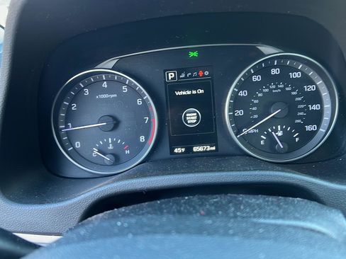 Used 2017 Hyundai Elantra Limited w/ Limited Tech Package 04 image 14