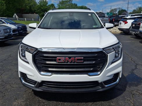 Used 2024 GMC Terrain SLE w/ Driver Convenience Package AWD/4WD image 2