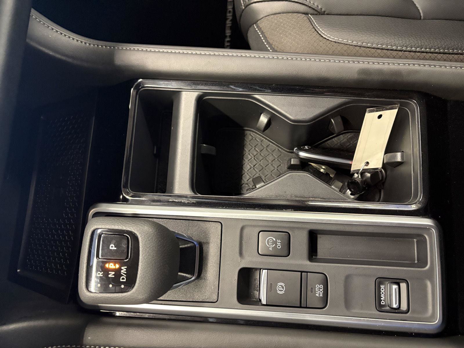 Used 2025 Nissan Pathfinder SL FWD image 33