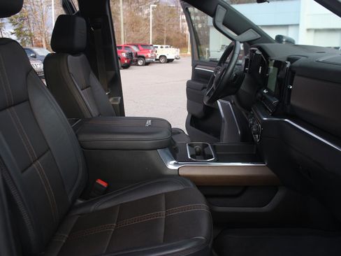 Used 2024 Chevrolet Silverado 2500 High Country w/ Midnight Edition image 38