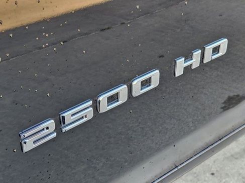 Used 2025 Chevrolet Silverado 2500 ZR2 w/ Technology Package image 10