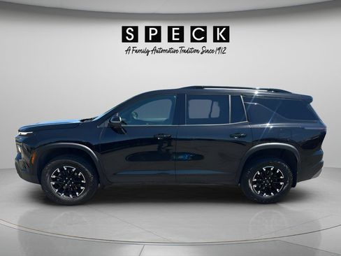 Used 2025 Chevrolet Traverse Z71 w/ LPO, Floor Liner Package AWD/4WD image 2