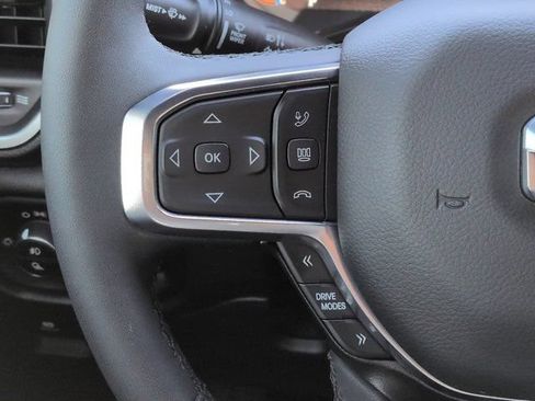 Used 2025 RAM 1500 Big Horn AWD/4WD image 24