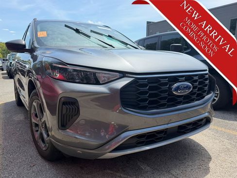 Used 2024 Ford Escape ST-Line w/ Equipment Group 301A FWD image 2