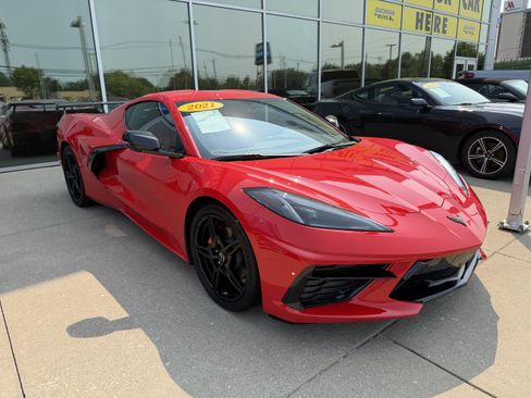 Used 2021 Chevrolet Corvette Stingray Coupe w/ Battery Protection Package RWD image 1