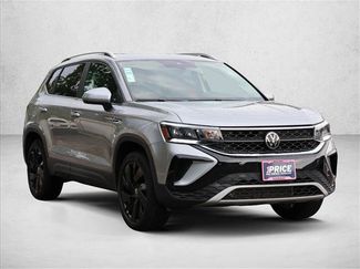 Used 2023 Volkswagen Taos SE w/ Panoramic Sunroof Package AWD/4WD video 3